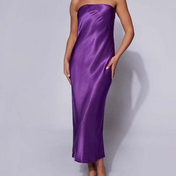 Purple Strapless Satin MIDI Dress by Meshki - Picture 7 of 8